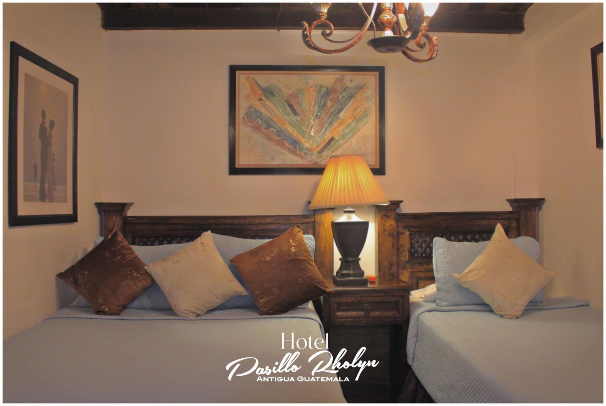 Hotel Rholyn Pura Vida !! アンティグア・グアテマラ エクステリア 写真