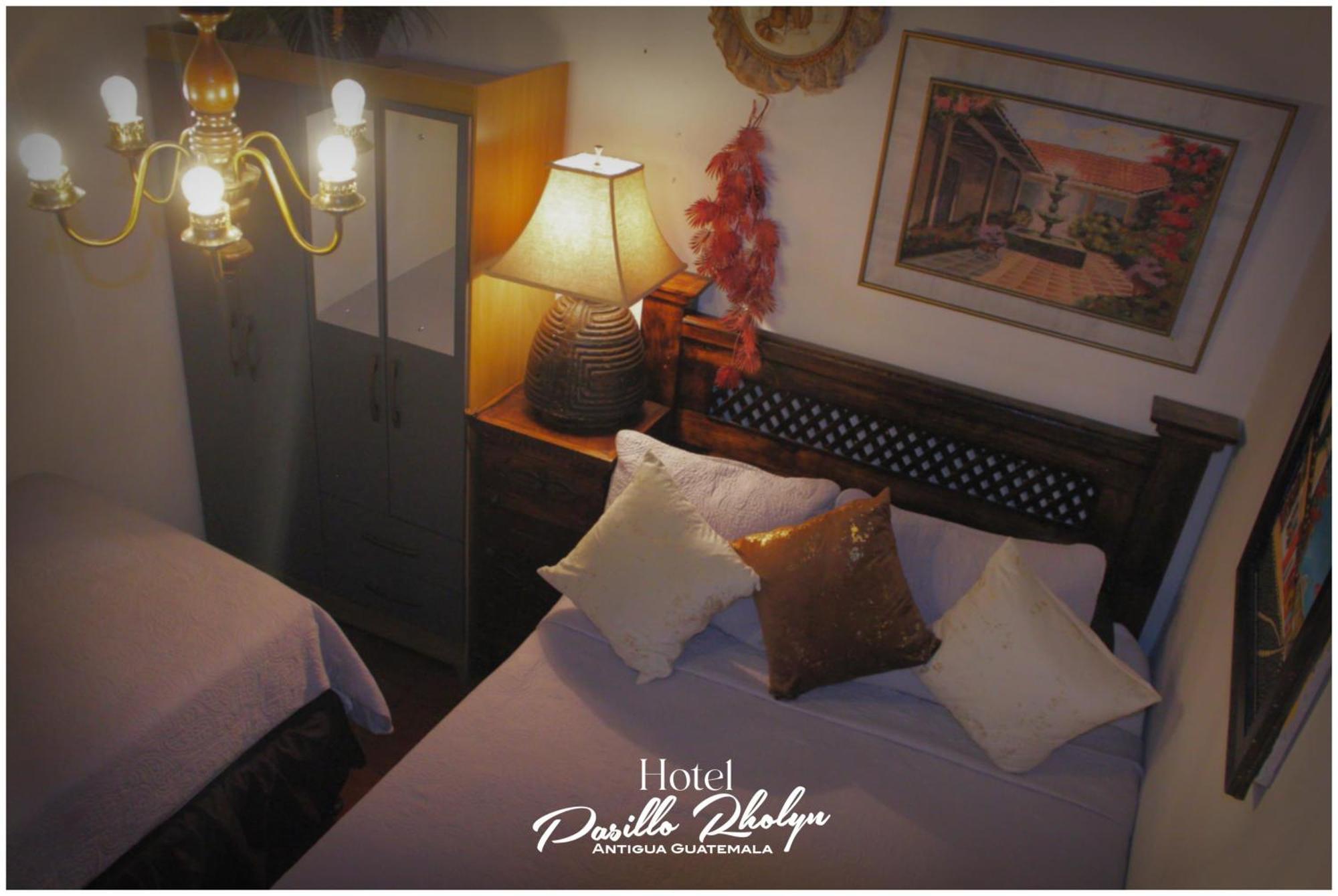 Hotel Rholyn Pura Vida !! アンティグア・グアテマラ エクステリア 写真